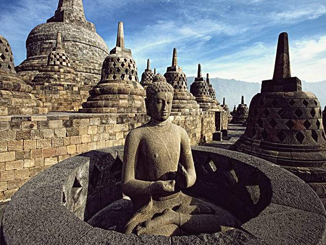 Mewarnai Gambar Candi Borobudur